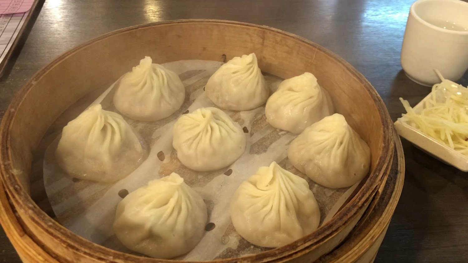 犂園湯包館蒸籠湯包與茶