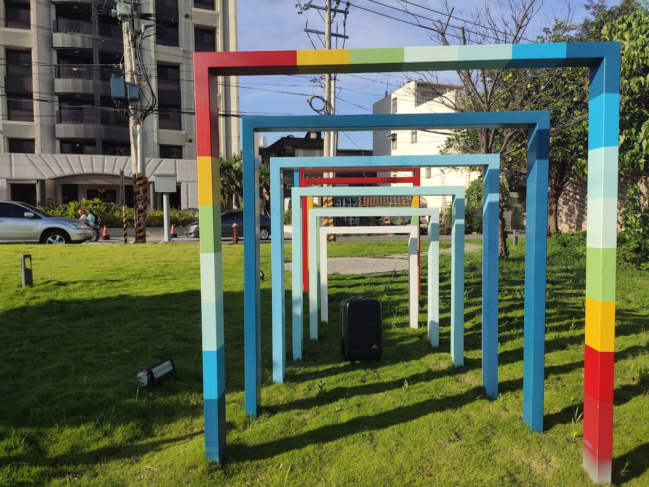二橋時光虹橋公園彩色裝置藝術