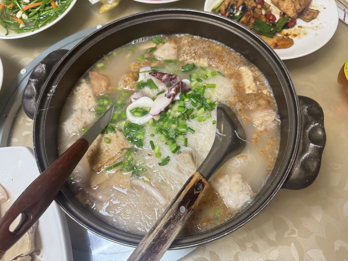 海鮮米粉湯鍋物