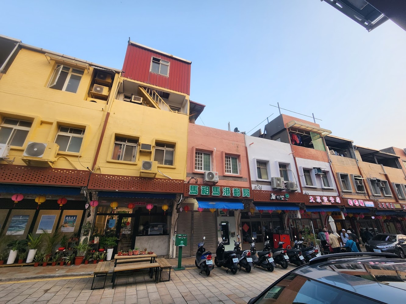 馬港街區外觀與熱鬧街景