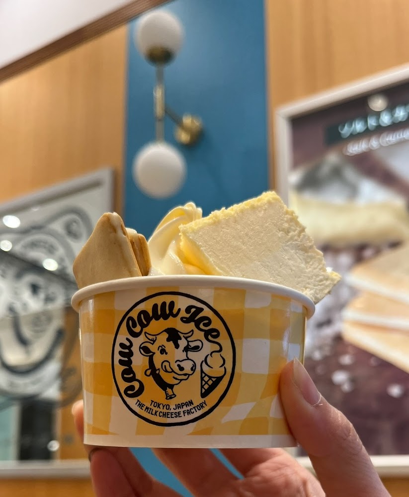 起司牛奶霜淇淋聖代與餅乾