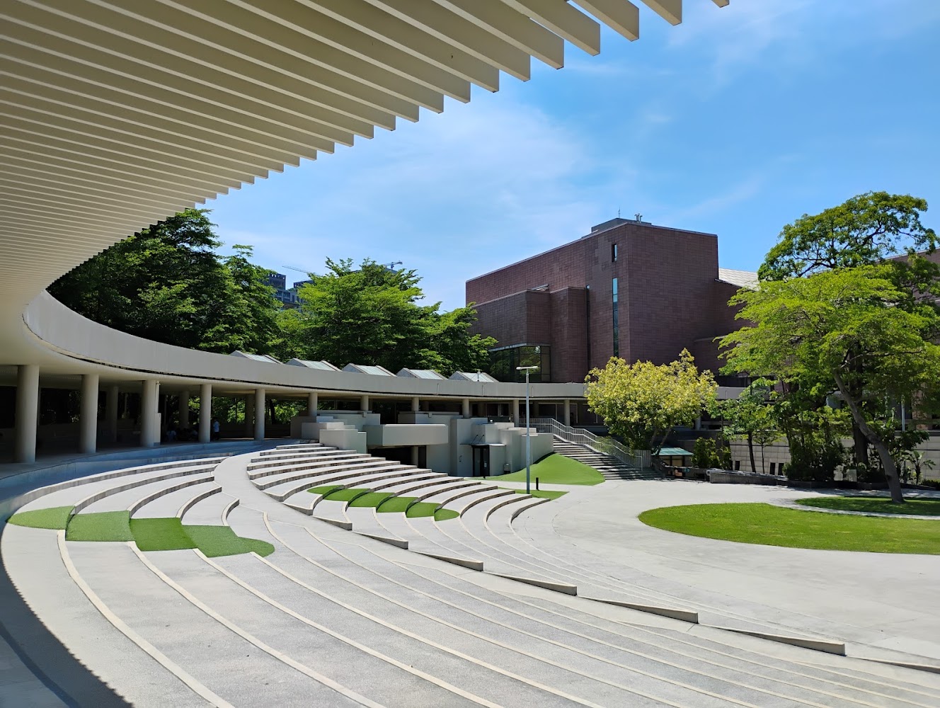 高雄市立美術館戶外階梯廣場