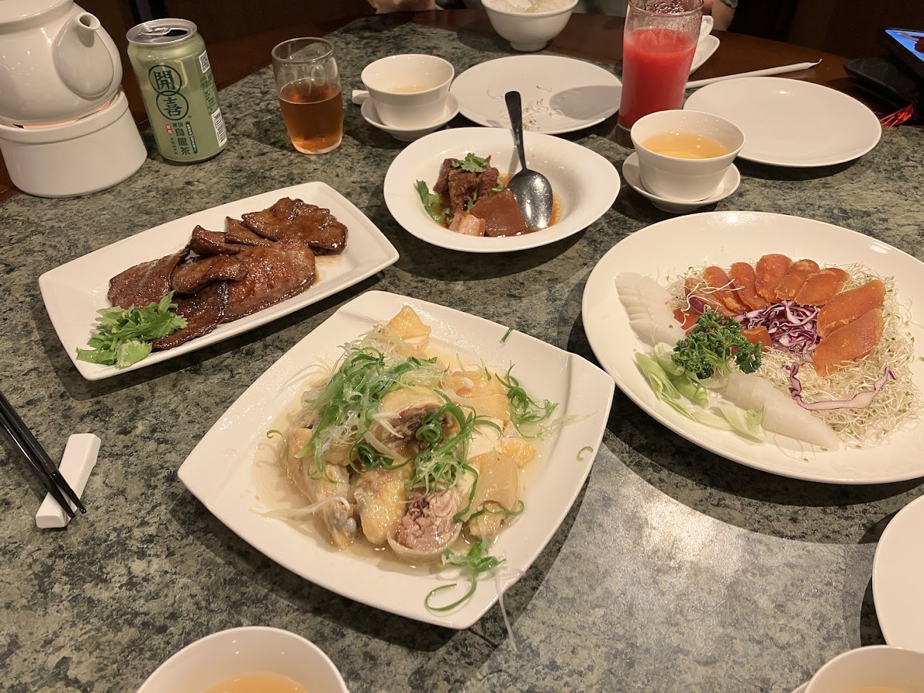 欣葉台菜創始店一桌豐盛台菜含冷盤雞肉與烏魚子