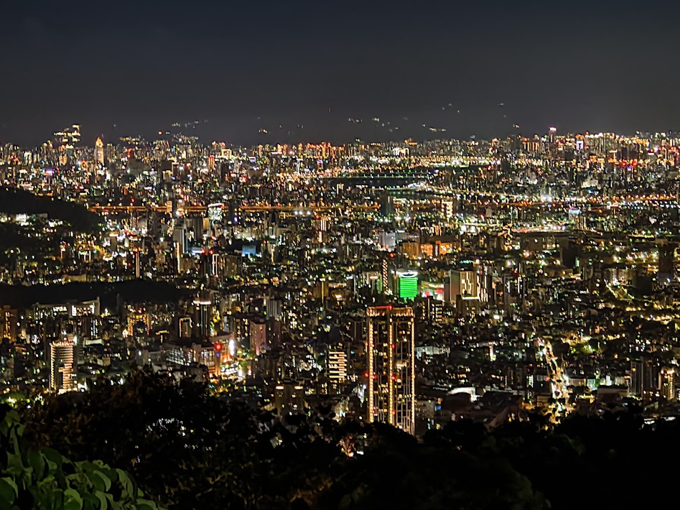 文化大學後山俯瞰台北市夜景