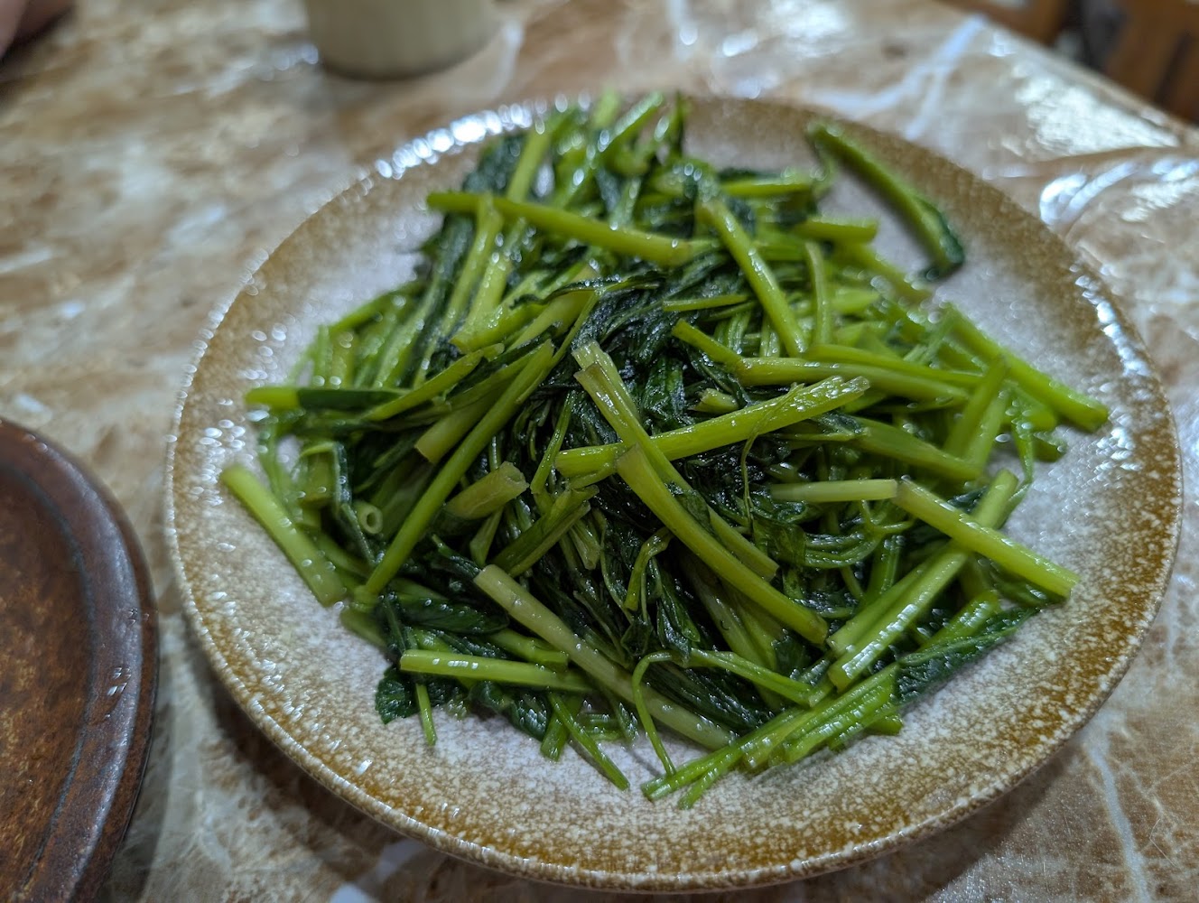 一盤炒青菜看起來鮮綠可口