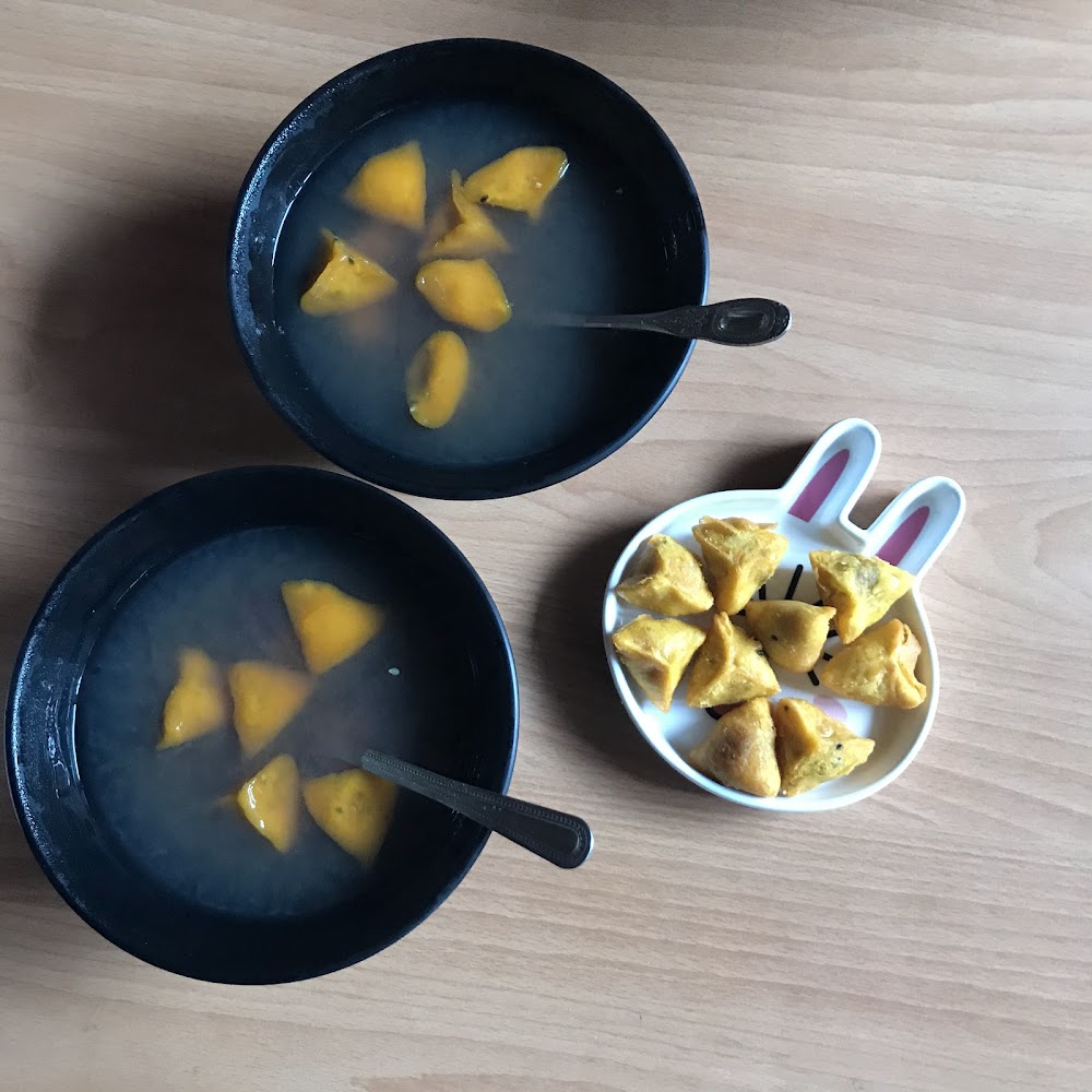 黃金地瓜餃熱湯與點心組合