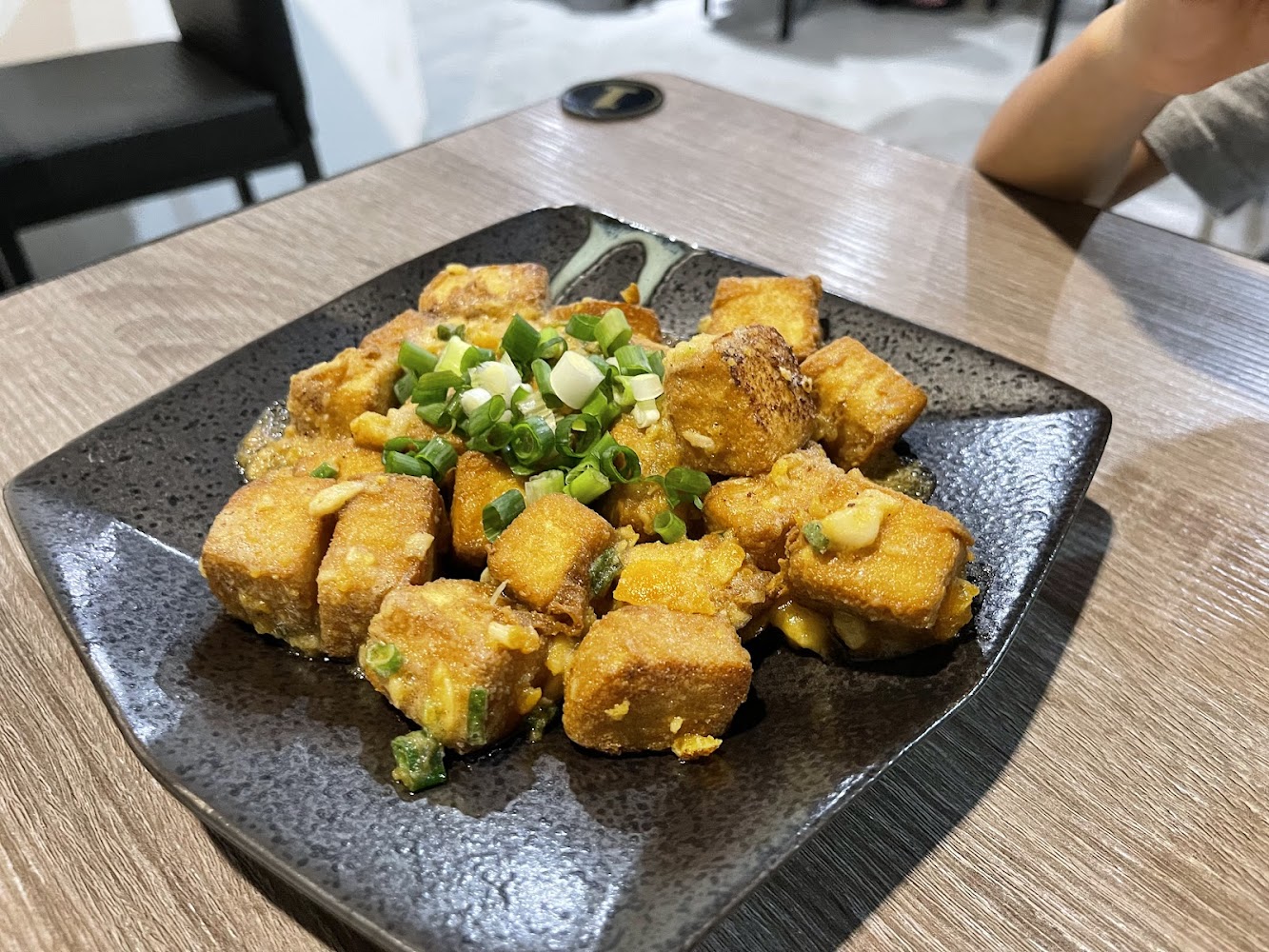 鹹蛋黃豆腐金黃酥脆