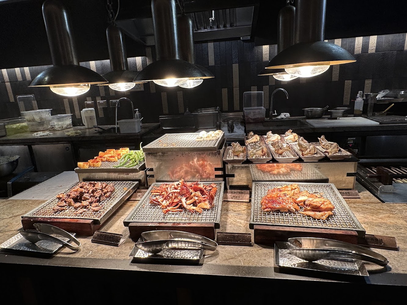 島語烤肉熟食餐檯