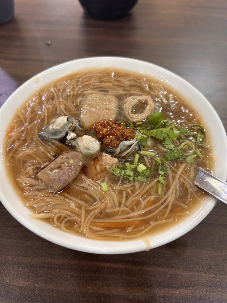 台東客來吃樂蚵仔大腸麵線與辣醬