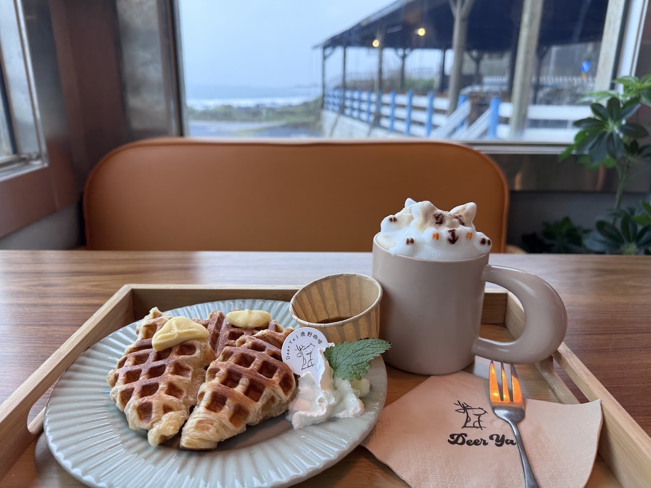 鹿野咖啡鬆餅與拉花飲品