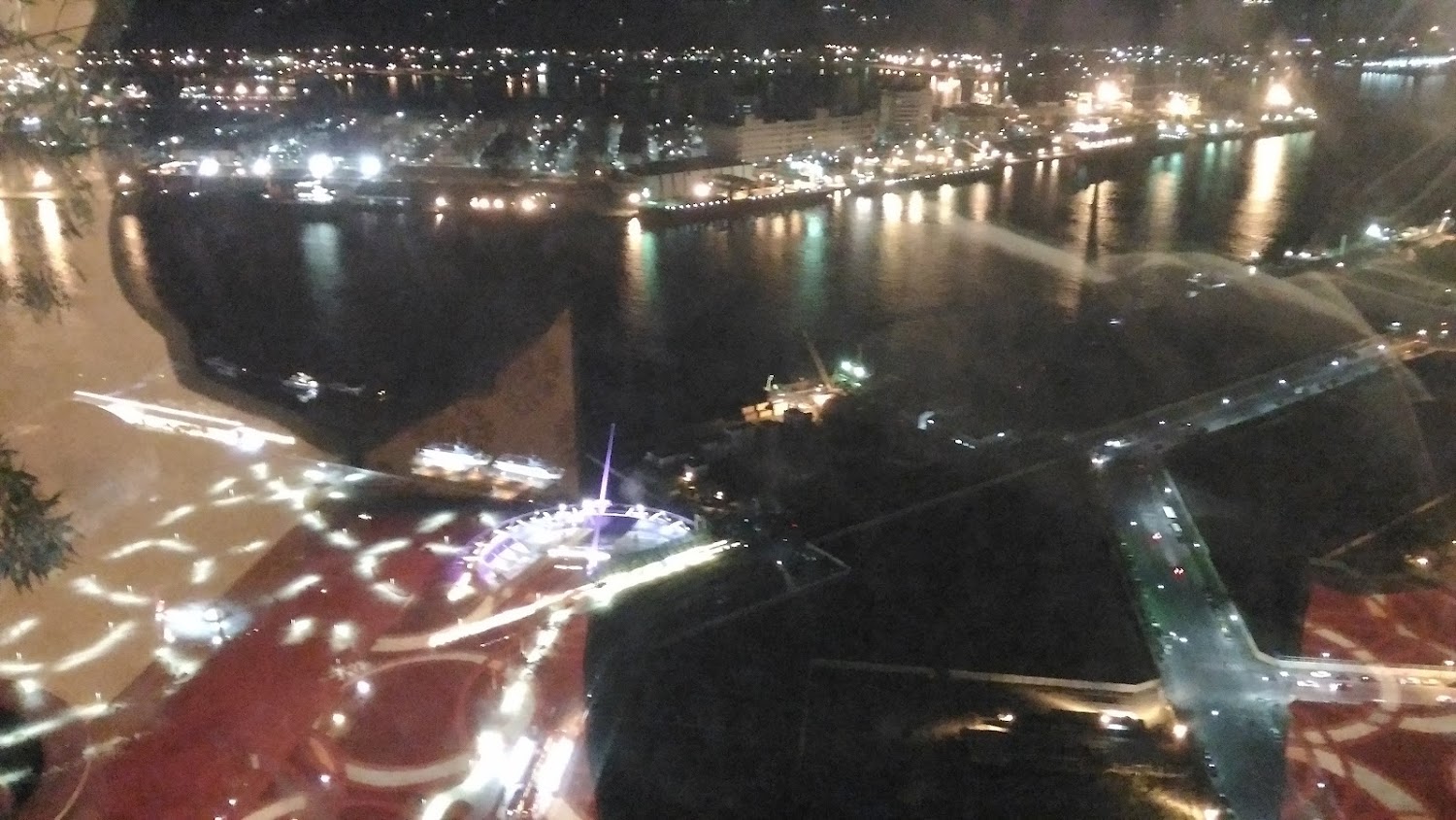 八五大樓附近夜景