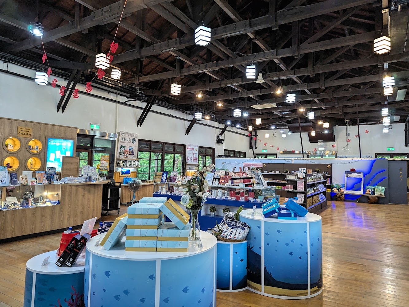 台灣海礦館館內商品販售空間