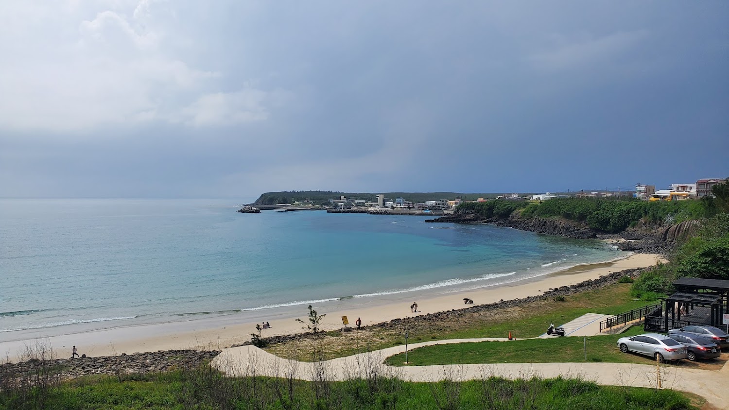 夢幻沙灘海灣與沙灘全景