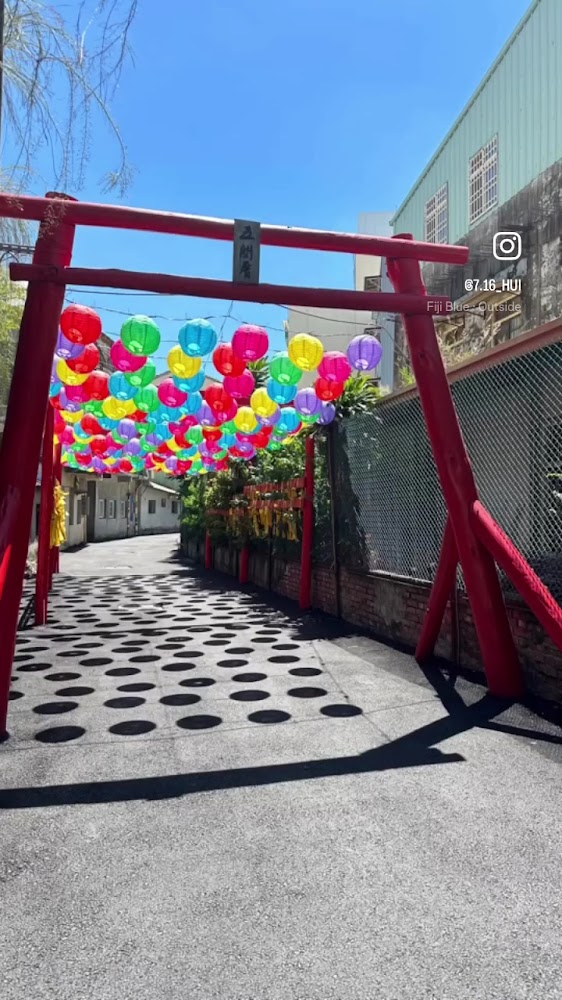 虎珍堂菓寮店鳥居與燈籠造景