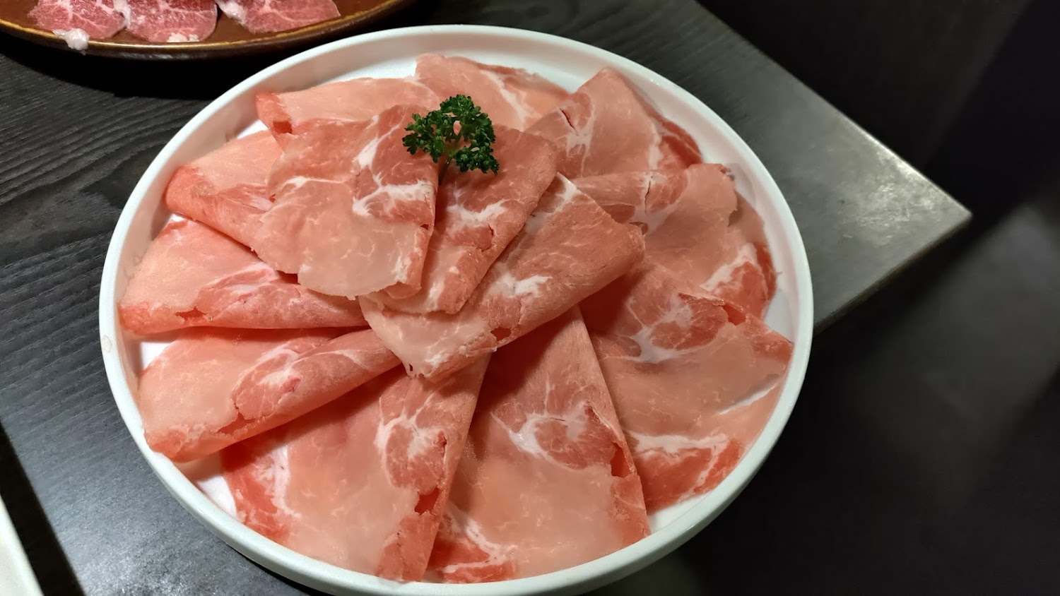火鍋豬肉片擺盤