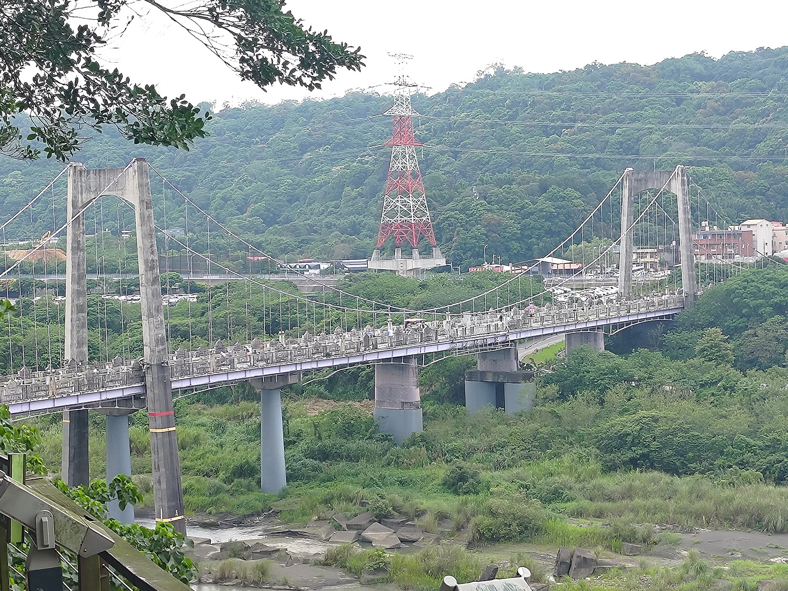 大溪橋吊橋橫跨大漢溪全景