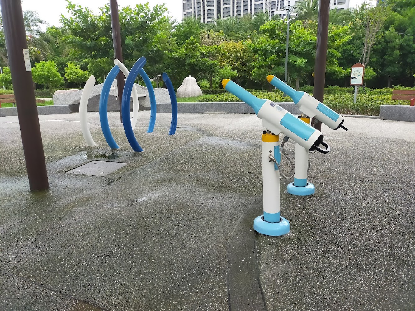 梧棲漁寮公園藍白色水槍互動設施