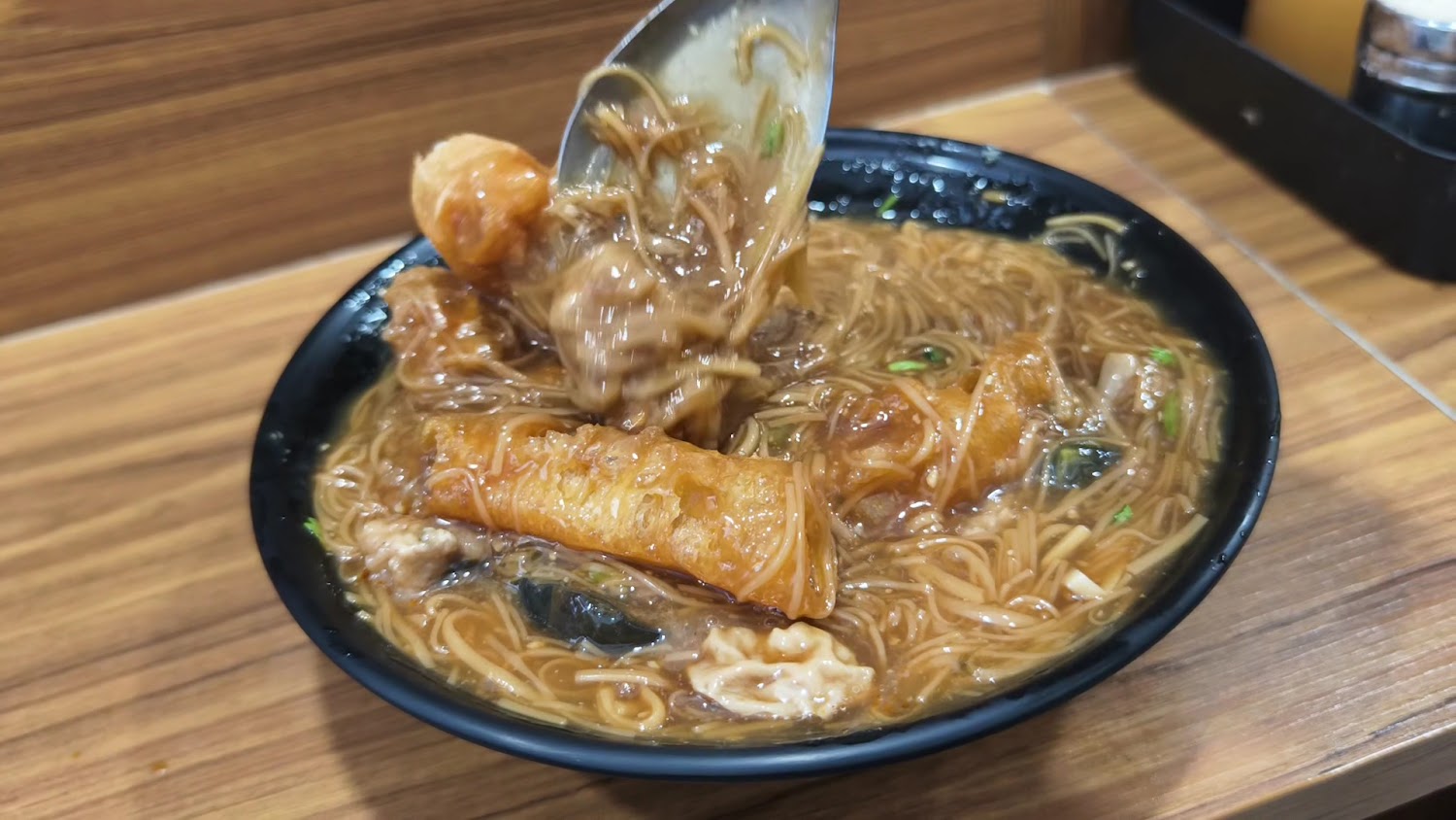 無敵號赤肉麵線實拍