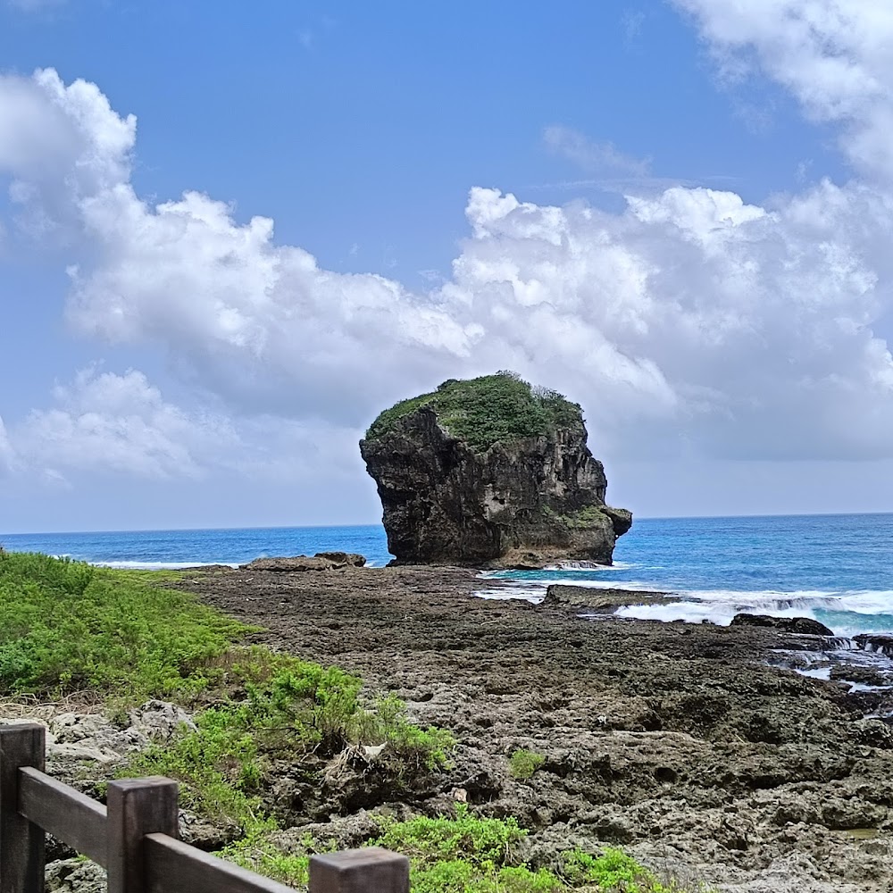 船帆石海邊巨岩地標
