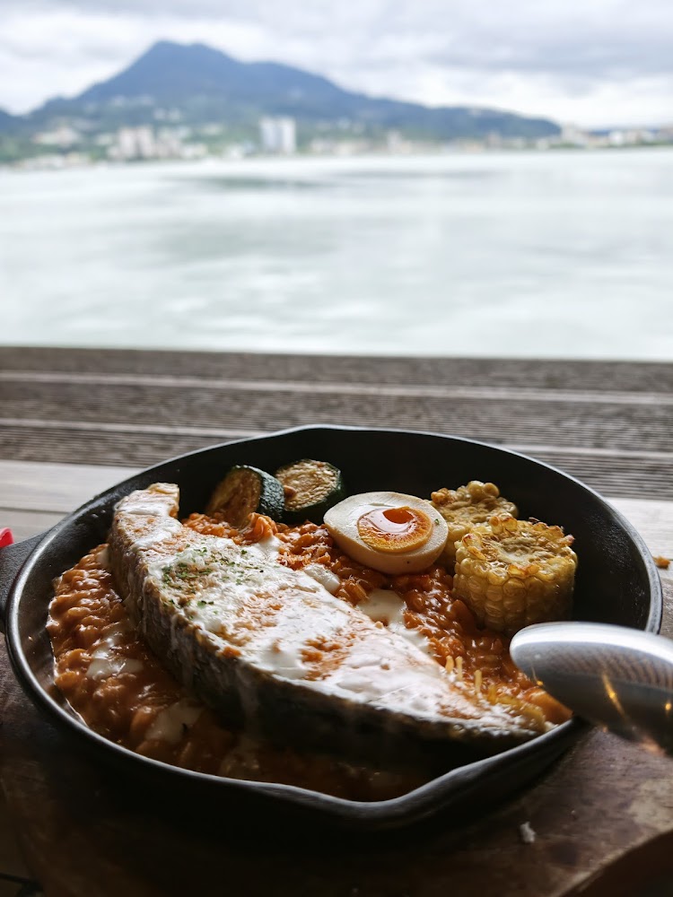 淡水長堤咖啡餐館LB Cafe鐵鍋料理與河景