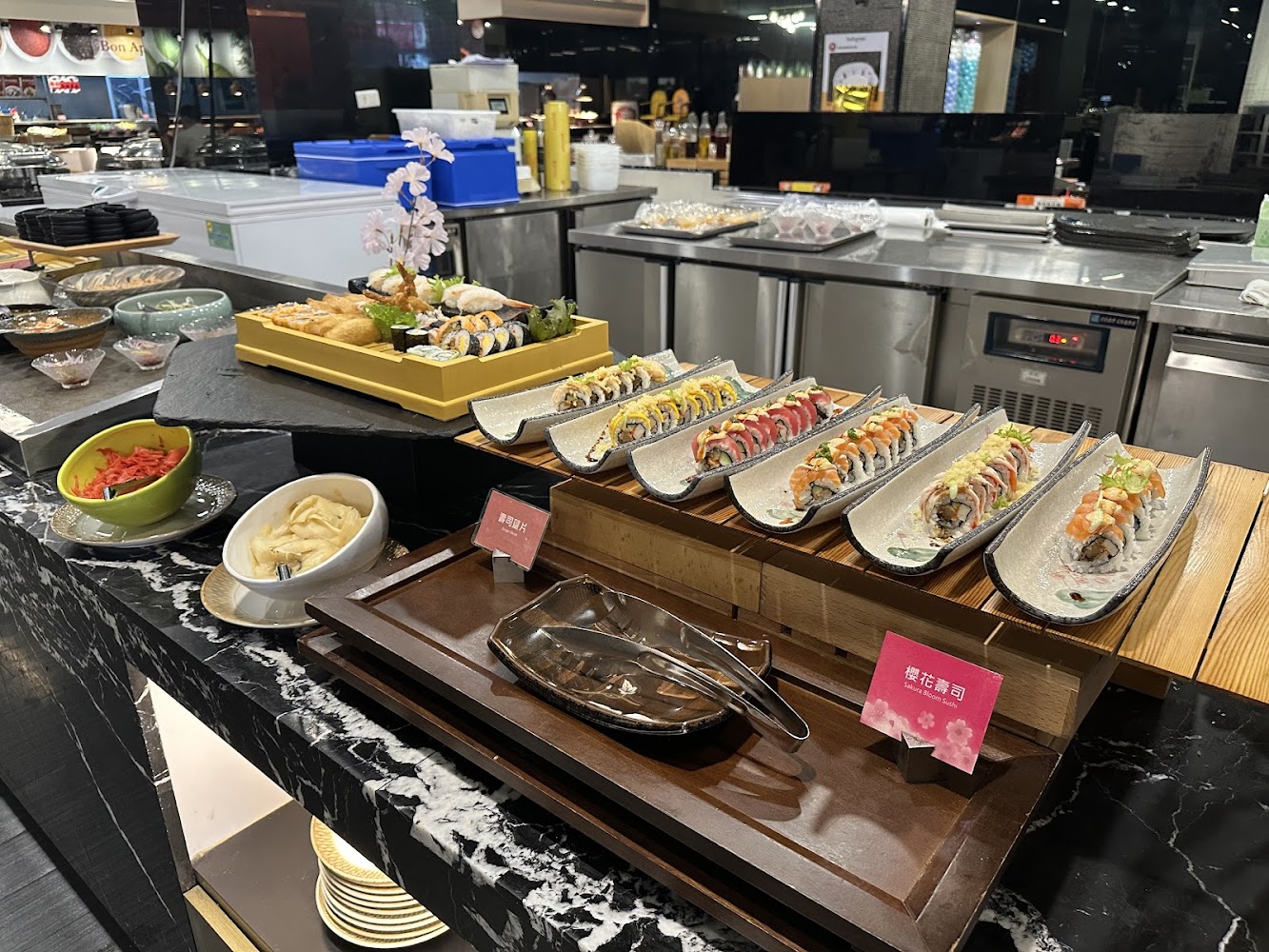 星饗道國際自助餐壽司與日料區
