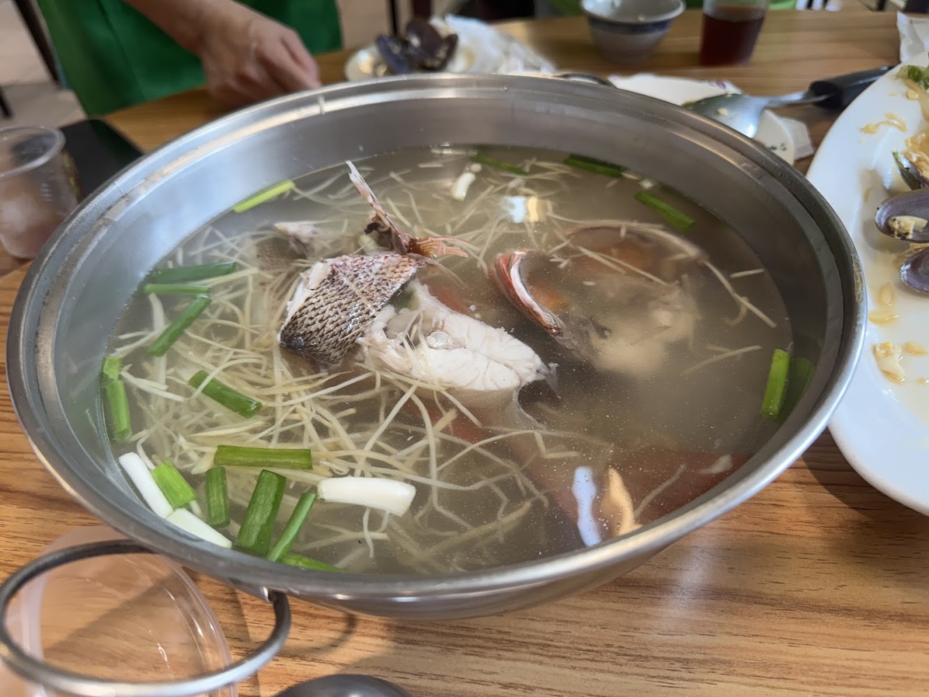 東港金溢饌鮮魚湯
