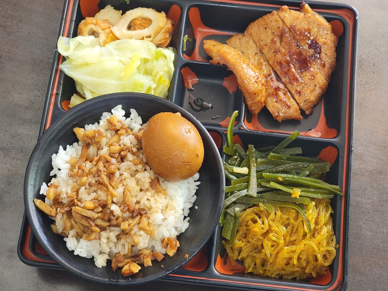 天下魯肉飯便當內容示意