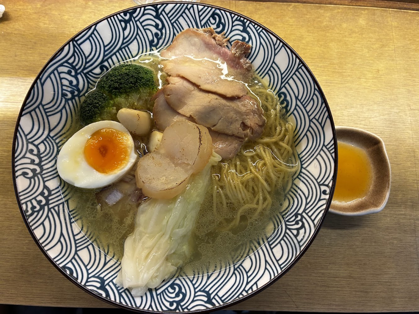 日林屋台清澈干貝湯拉麵