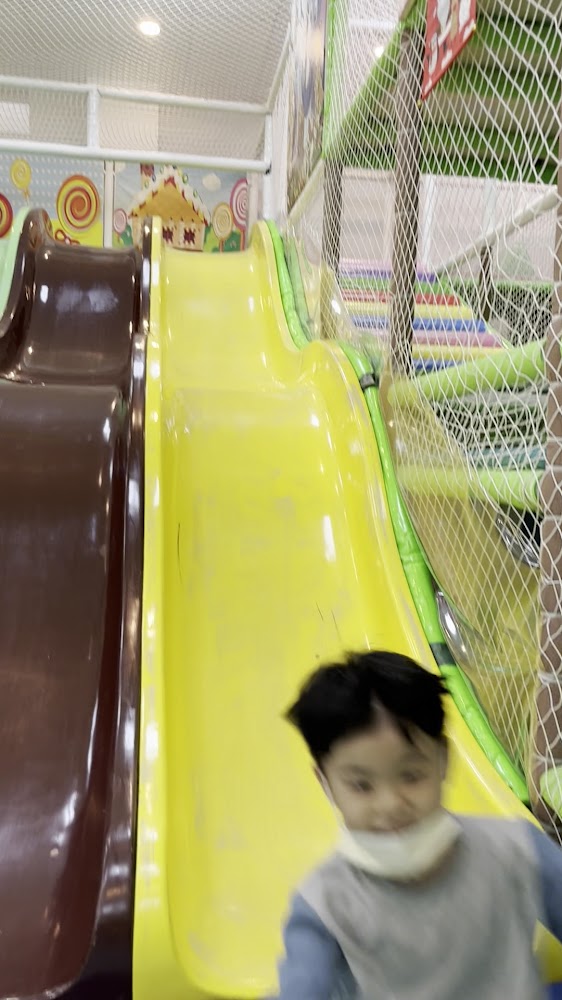 FUN電樂園黃棕色溜滑梯