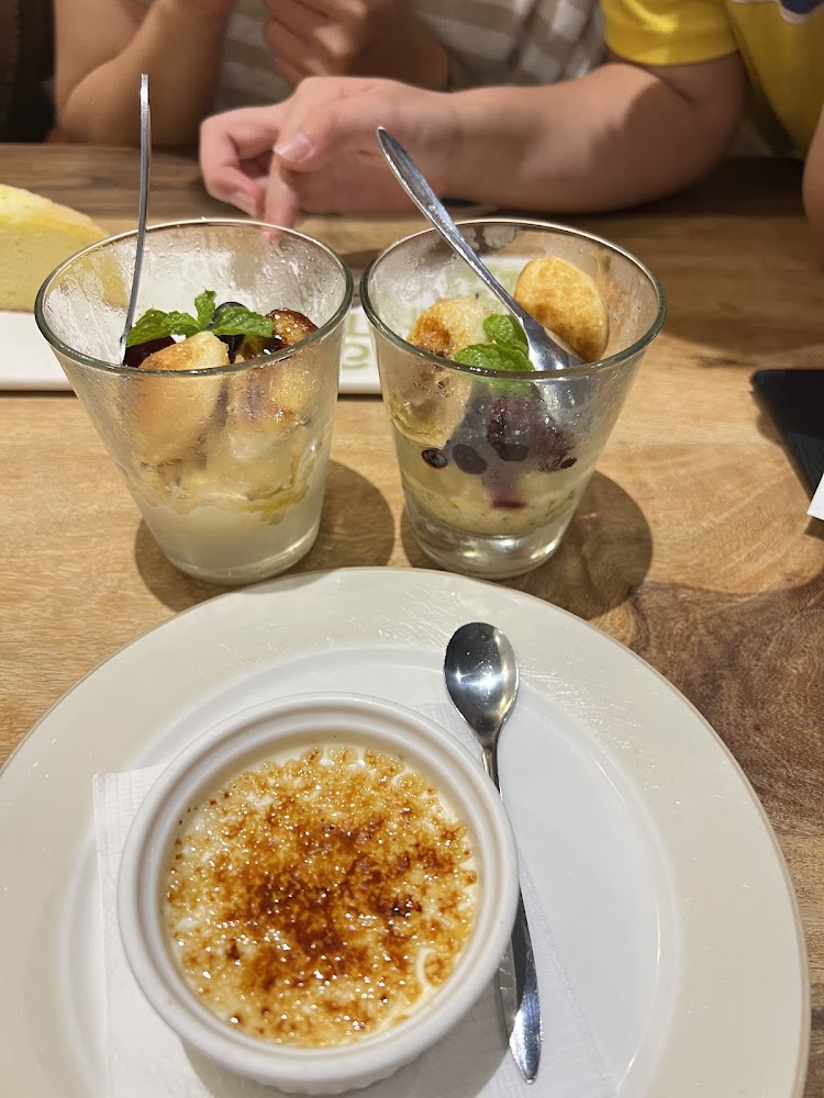 烤布蕾與水果餅乾杯裝甜點組合