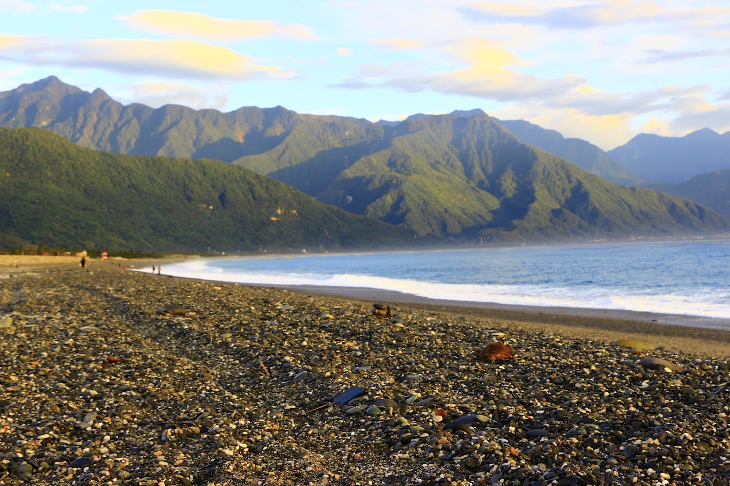 七星潭礫石海灘與山海景致