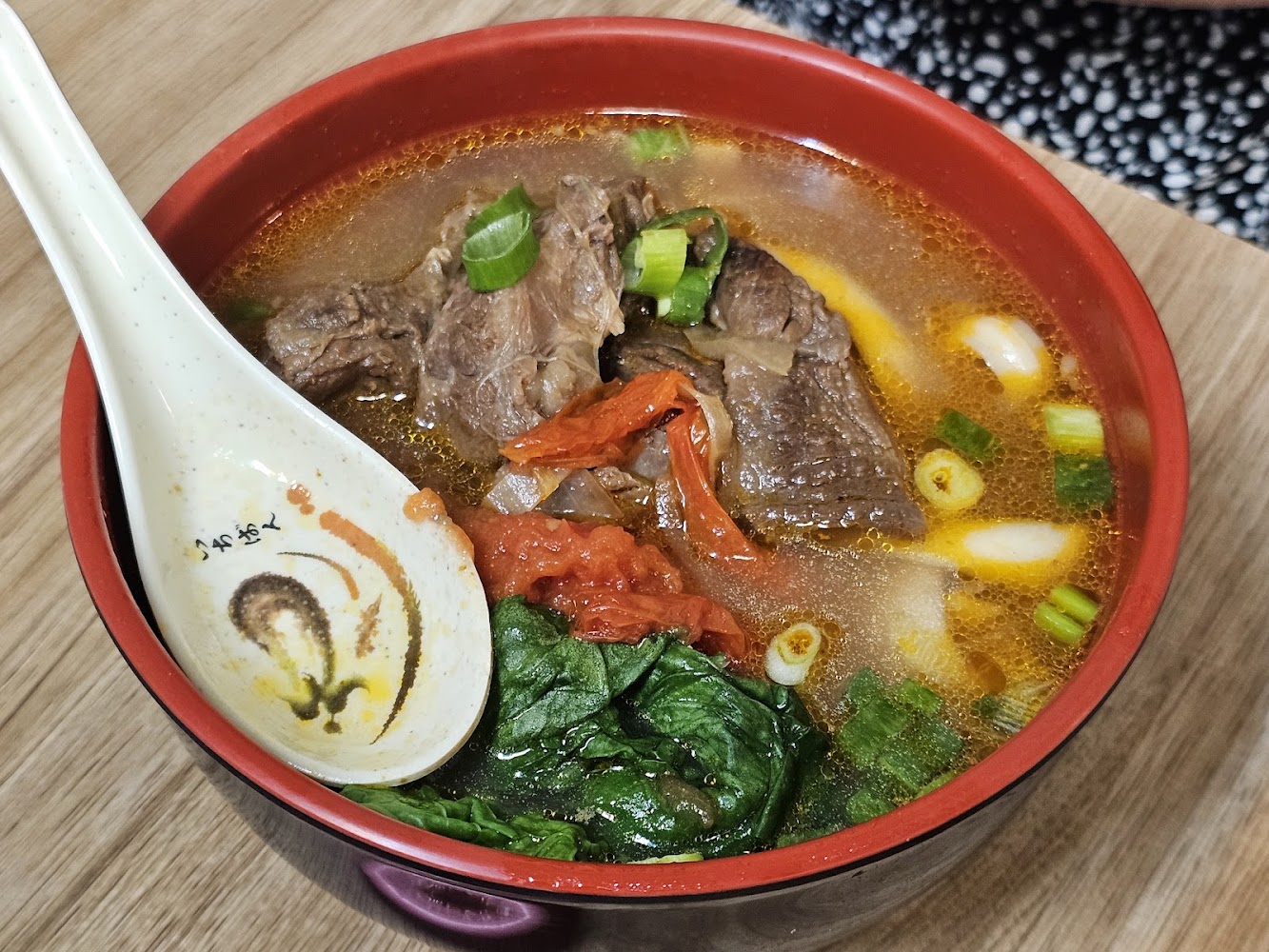 永康刀削麵牛肉麵近照