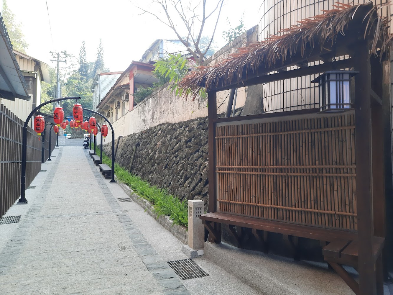 關子嶺溫泉街步道與燈籠