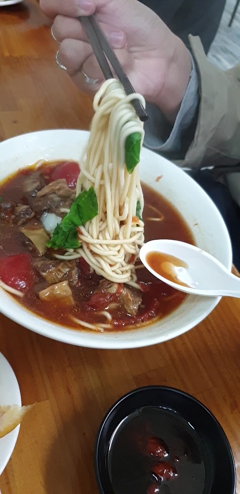 王家水餃館番茄牛肉麵
