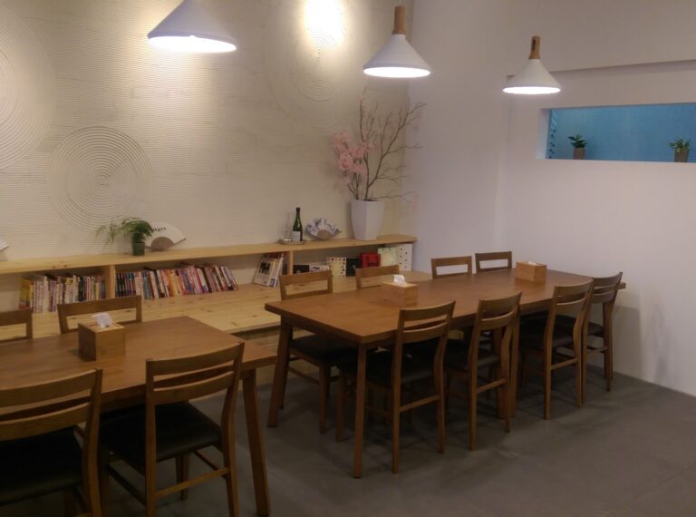 雨田家馬卡龍專賣店Amedaya Macaron台東店日式簡約室內用餐空間