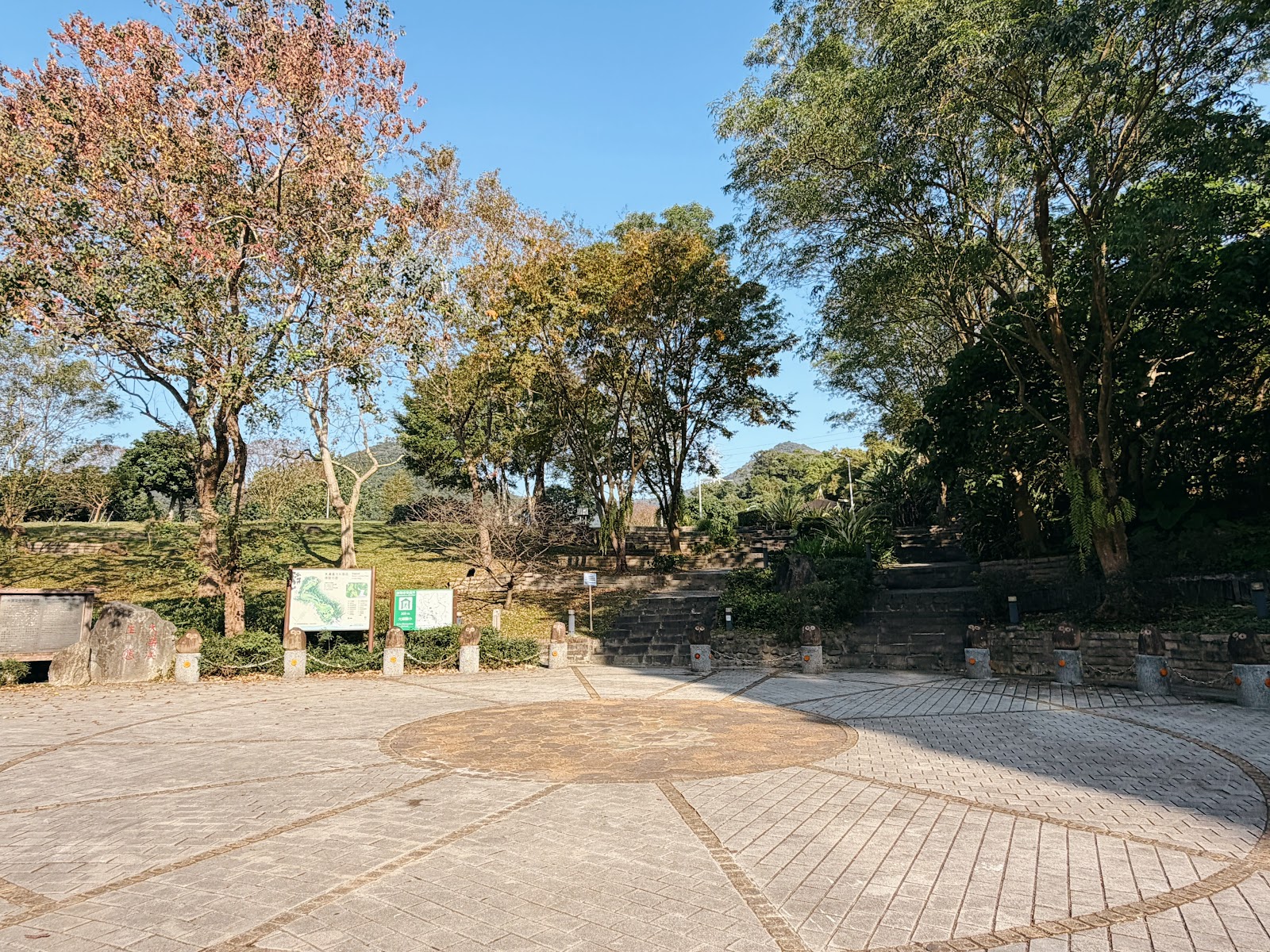 大溝溪生態治水園區入口廣場台北內湖生態步道