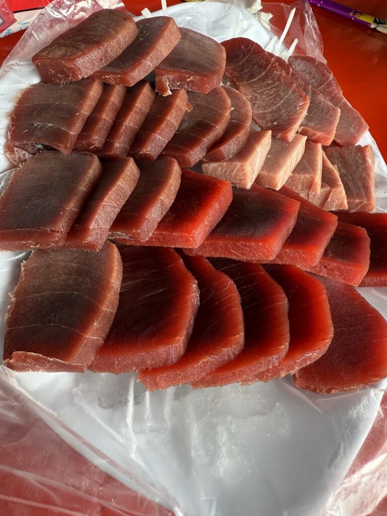 東港黑鮪魚季生魚片，屏東東港一日遊必吃美食
