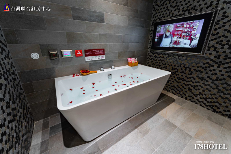 挪威森林MOTEL台中文創館.摩登商務房 $1580元|含早餐+簡餐,親子友善