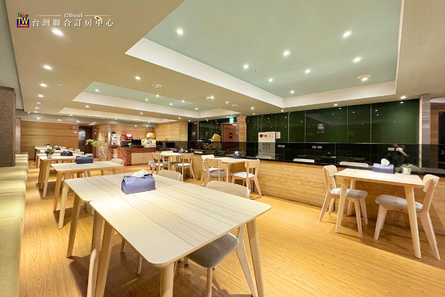 路境行旅台南西門館・家庭房 平日 $1299元|免費茶點吃到飽,高CP值旅宿