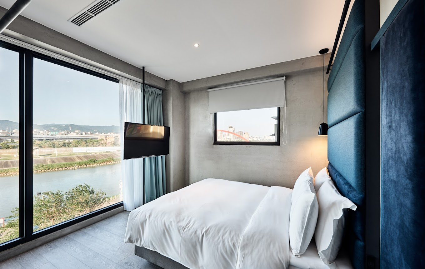 松河璞旅．平日雙人房 $1999元 起｜河景第一排的設計旅店，入住城市慢生活