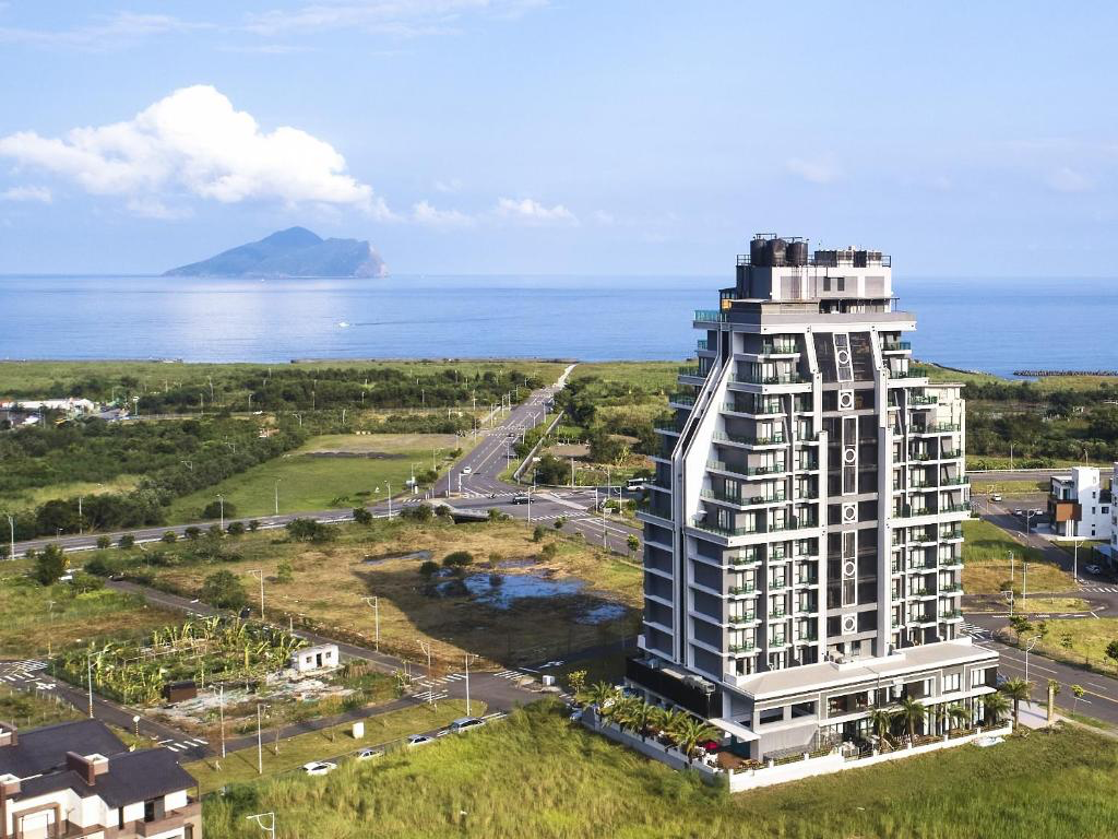 蘭陽烏石港海景酒店・雙人房一泊一食 $4500 起｜頭城海景酒店，看山又看海