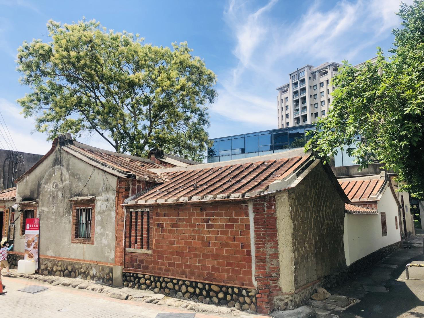 在老屋與田野交錯的風景裡,新瓦屋客家文化保存區讓每次停留都很舒服