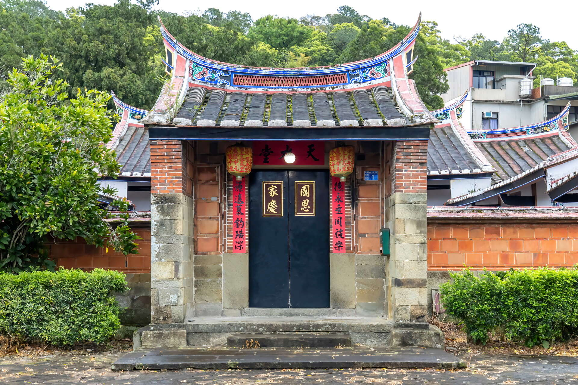 當午後光影沿著老街流動，北埔老街讓新竹的小鎮風景，變得更迷人溫柔
