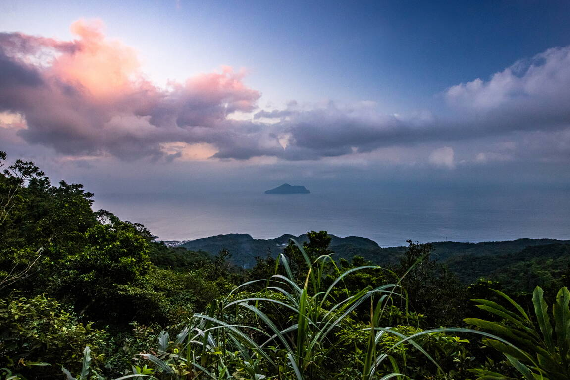 坪溪古道結合了原始森林與溪流步道，打造北台灣最療癒的輕健行路線之一