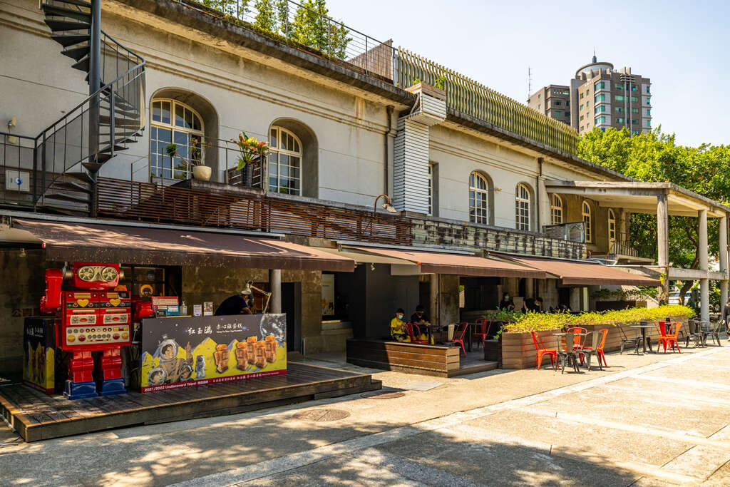 當光影落在華山1914文創園區，在創意與安靜之間，讓每一刻都變得剛好