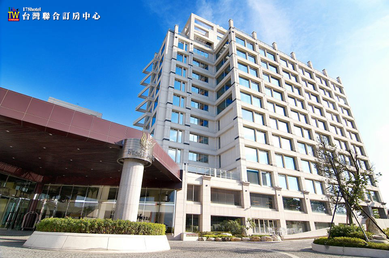 清新溫泉飯店.清新雙人房 $3580 起 含早餐|住進台中的山景與夜景之間
