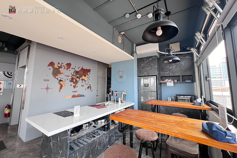 嘉義輕行旅．雙人房 $1680元 起｜含早餐＋送嘉義佐登妮絲城堡全票２張