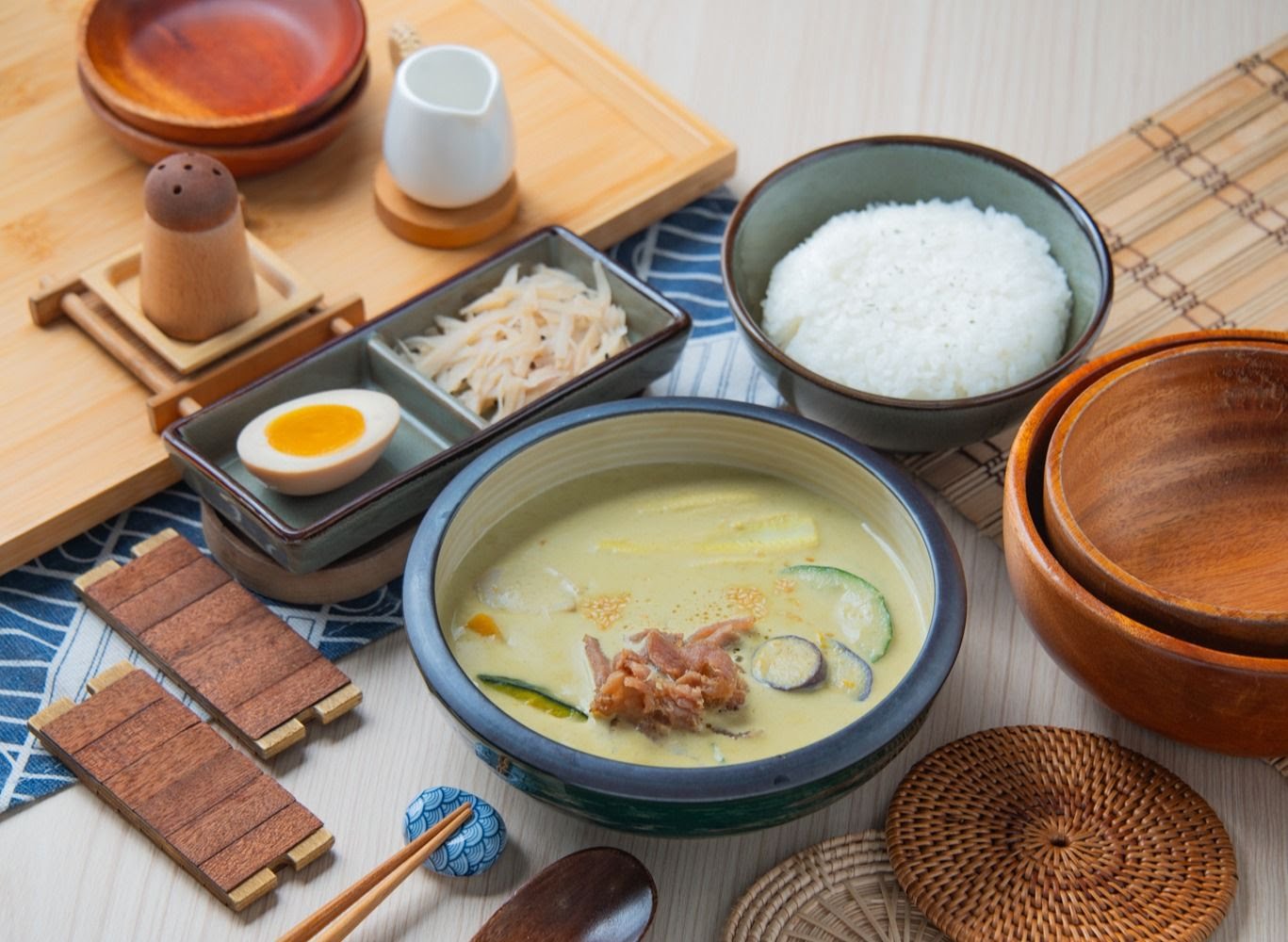 咖禾咖哩定食與湯品