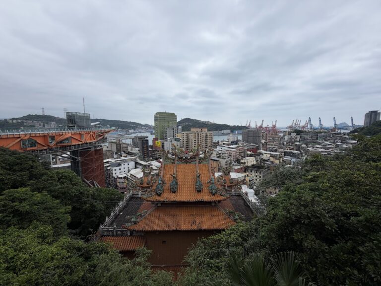 基隆一日遊景點推薦：基隆塔高處跳望基隆港與城市