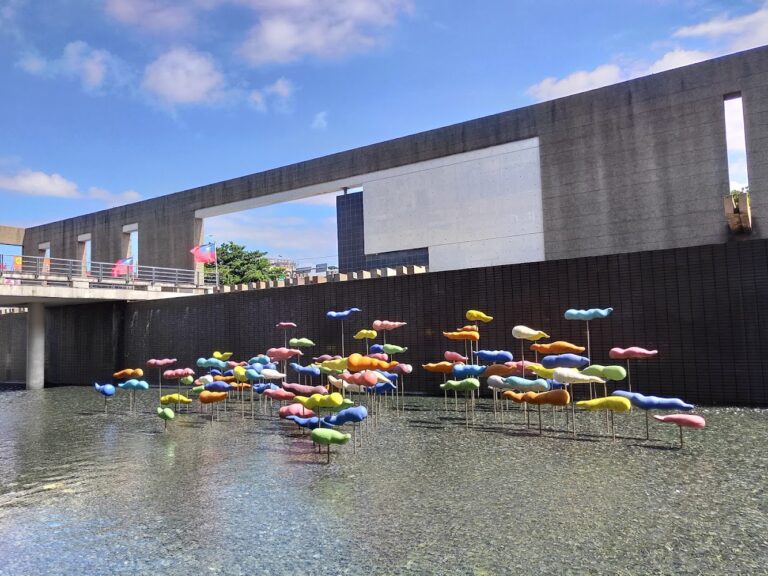鶯歌陶瓷博物館深度攻略：門票、展區亮點、親子玩法與一日遊評測